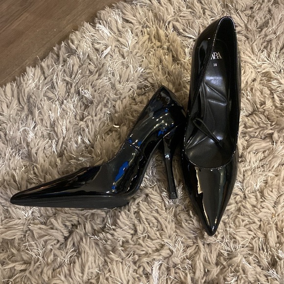 Zara Black Rugan Vegan Leather Heels Size 7 New - Picture 2 of 3